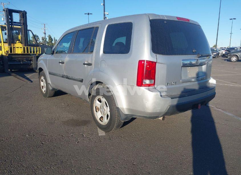 Photo 3 of 2011 Honda Pilot LX (VIN 5FNYF3H28BB025144)