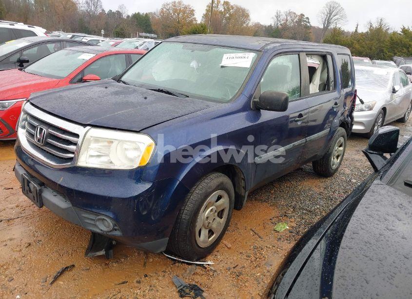 Photo 2 of 2013 Honda Pilot LX (VIN 5FNYF3H28DB005026)