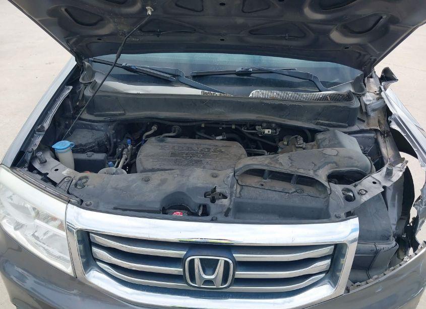 Photo 10 of 2014 Honda Pilot LX (VIN 5FNYF3H28EB005044)