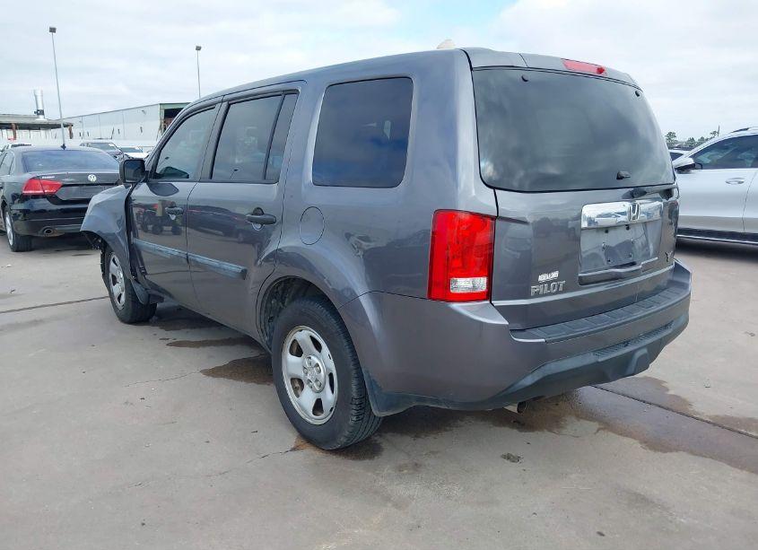 Photo 3 of 2014 Honda Pilot LX (VIN 5FNYF3H28EB005044)