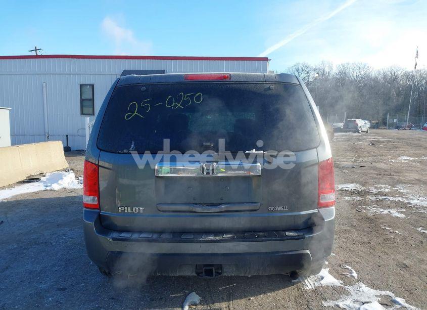 Photo 16 of 2011 Honda Pilot LX (VIN 5FNYF3H29BB053096)