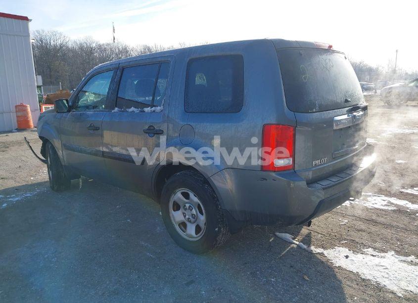 Photo 3 of 2011 Honda Pilot LX (VIN 5FNYF3H29BB053096)