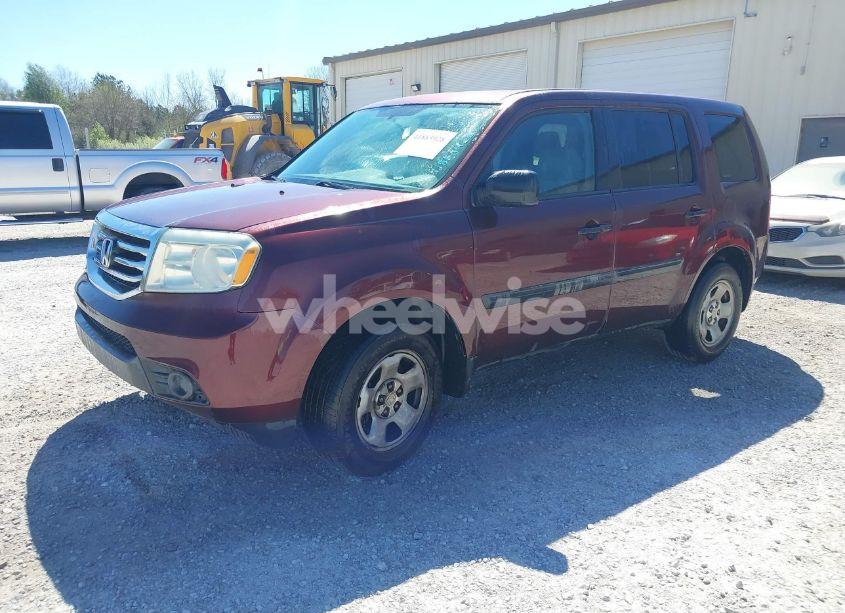 Photo 2 of 2013 Honda Pilot LX (VIN 5FNYF3H29DB022014)