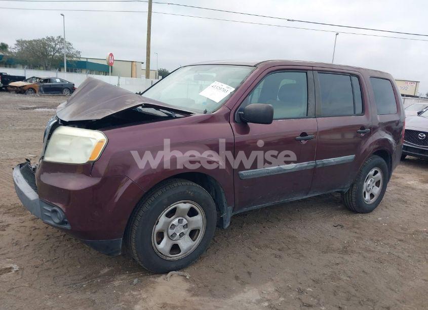 Photo 2 of 2015 Honda Pilot LX (VIN 5FNYF3H29FB006351)