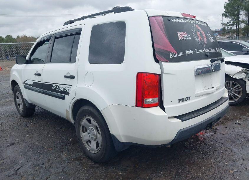 Photo 3 of 2011 Honda Pilot LX (VIN 5FNYF3H2XBB038123)