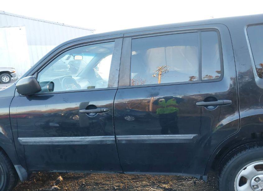 Photo 14 of 2014 Honda Pilot LX (VIN 5FNYF3H2XEB013288)