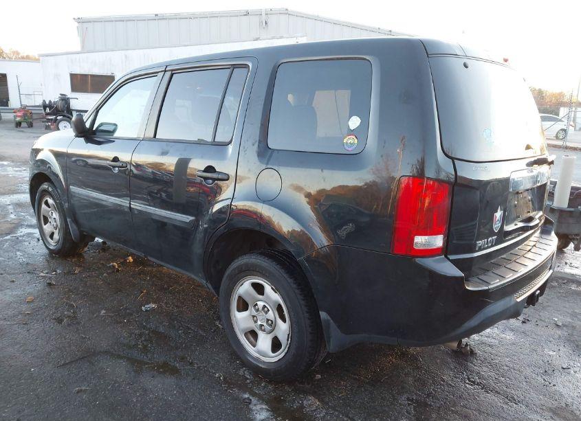 Photo 3 of 2014 Honda Pilot LX (VIN 5FNYF3H2XEB013288)
