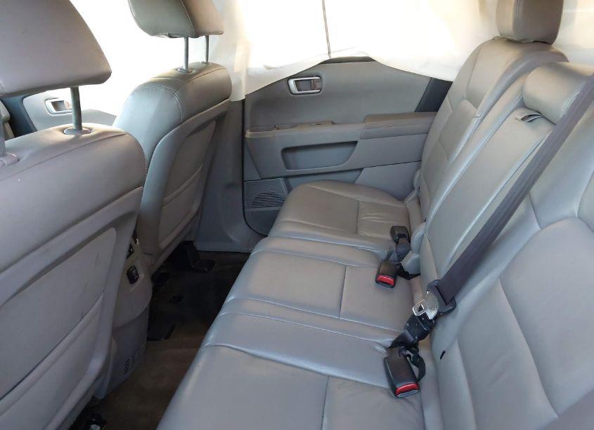 Photo 8 of 2014 Honda Pilot LX (VIN 5FNYF3H2XEB013288)
