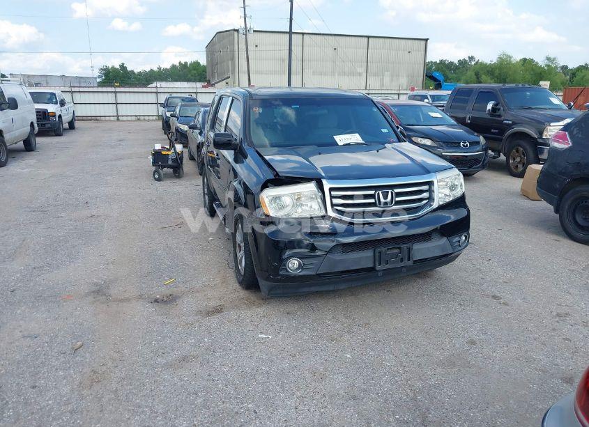 2015 Honda Pilot SE (VIN 5FNYF3H31FB032757) main photo