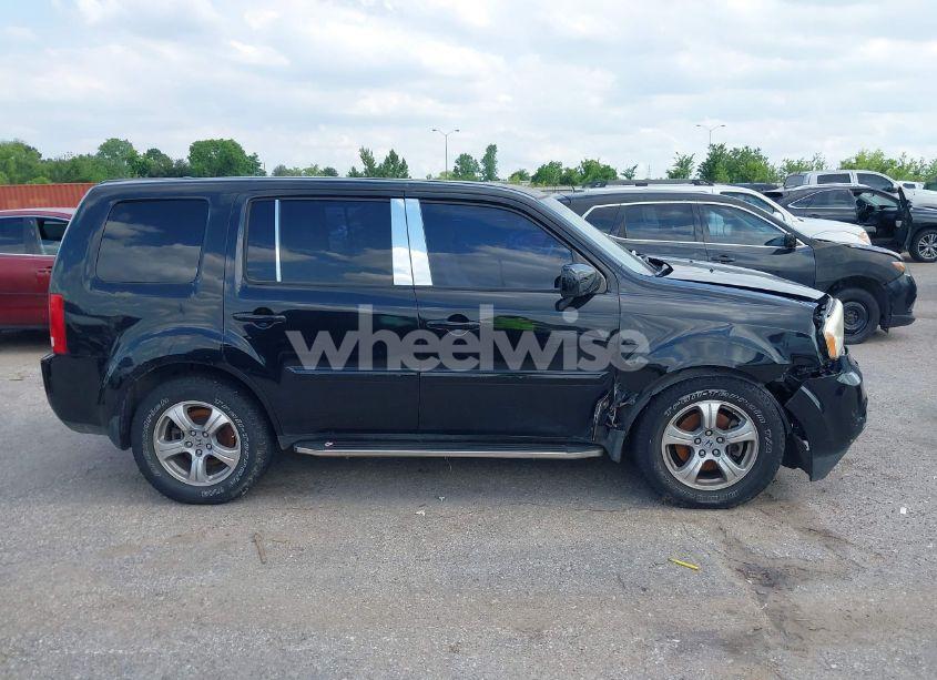 Photo 13 of 2015 Honda Pilot SE (VIN 5FNYF3H31FB032757)