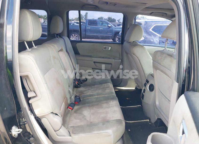 Photo 8 of 2015 Honda Pilot SE (VIN 5FNYF3H31FB032757)