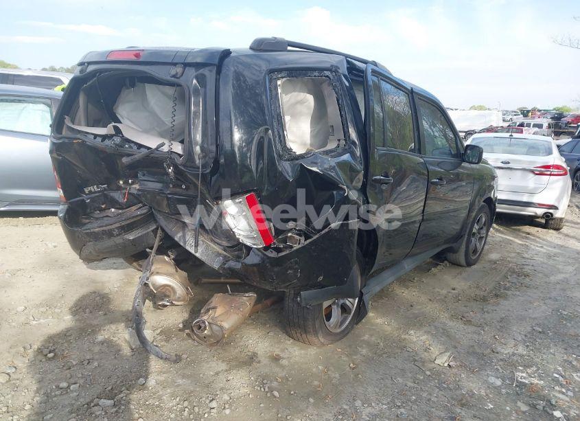 Photo 4 of 2015 Honda Pilot SE (VIN 5FNYF3H32FB034467)