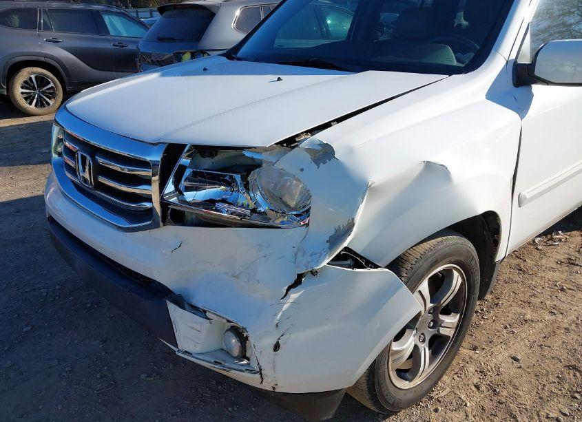 Photo 6 of 2015 Honda Pilot SE (VIN 5FNYF3H34FB009375)