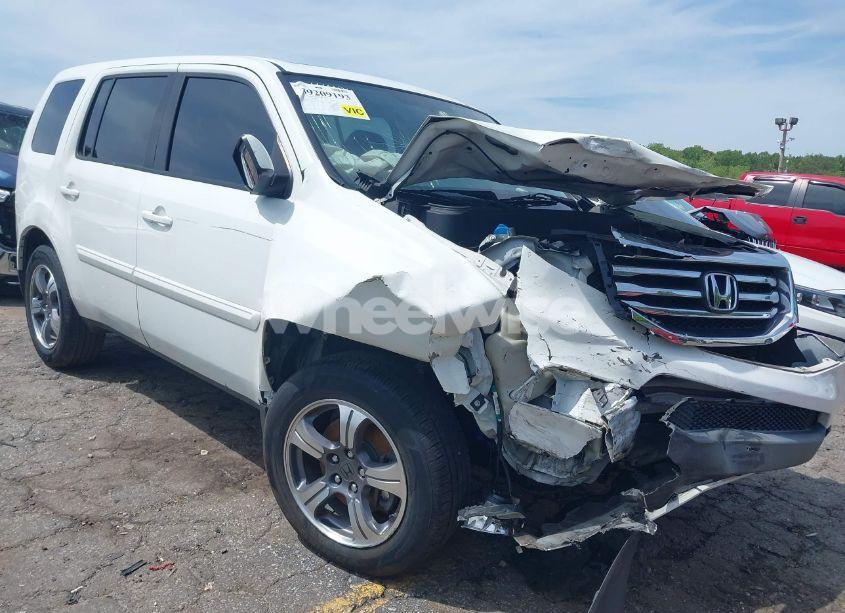 2015 Honda Pilot SE (VIN 5FNYF3H34FB034079) main photo