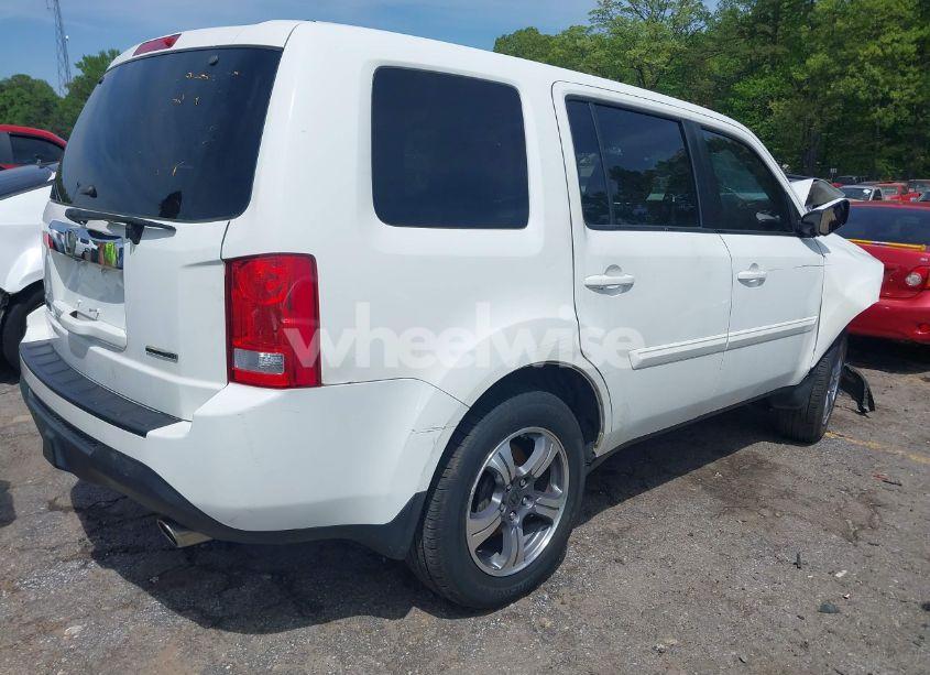 Photo 4 of 2015 Honda Pilot SE (VIN 5FNYF3H34FB034079)