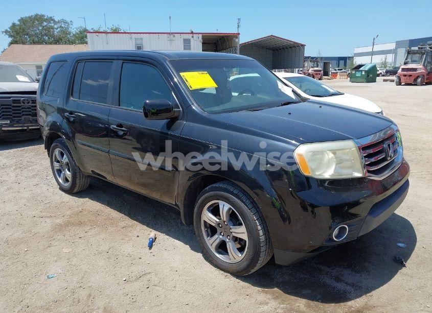 2015 Honda Pilot SE (VIN 5FNYF3H36FB007627) main photo