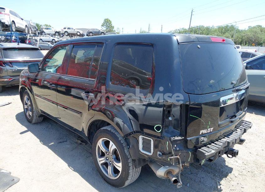 Photo 3 of 2015 Honda Pilot SE (VIN 5FNYF3H36FB007627)