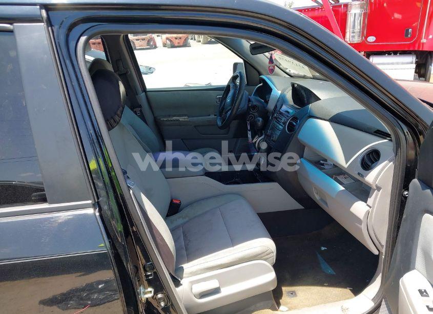 Photo 5 of 2015 Honda Pilot SE (VIN 5FNYF3H36FB007627)