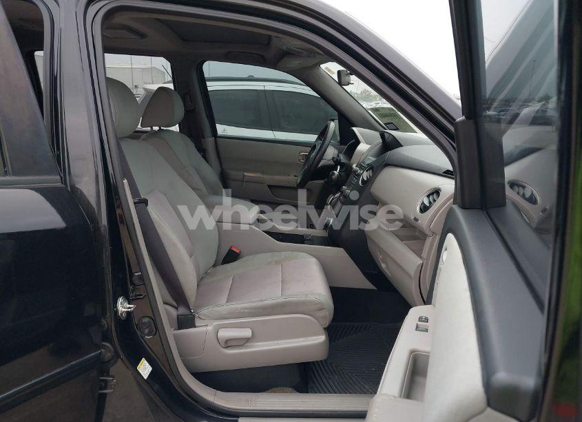 Photo 5 of 2015 Honda Pilot SE (VIN 5FNYF3H36FB035170)