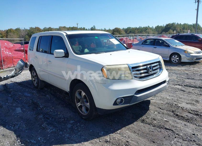 2015 Honda Pilot SE (VIN 5FNYF3H37FB005241) main photo