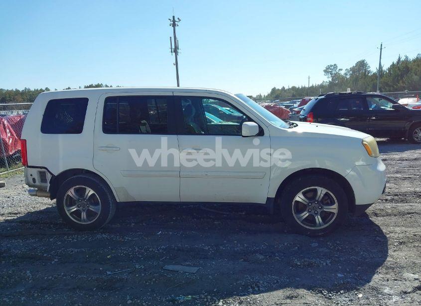 Photo 14 of 2015 Honda Pilot SE (VIN 5FNYF3H37FB005241)