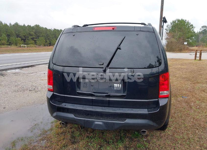 Photo 16 of 2015 Honda Pilot SE (VIN 5FNYF3H39FB010277)