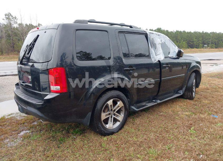 Photo 4 of 2015 Honda Pilot SE (VIN 5FNYF3H39FB010277)