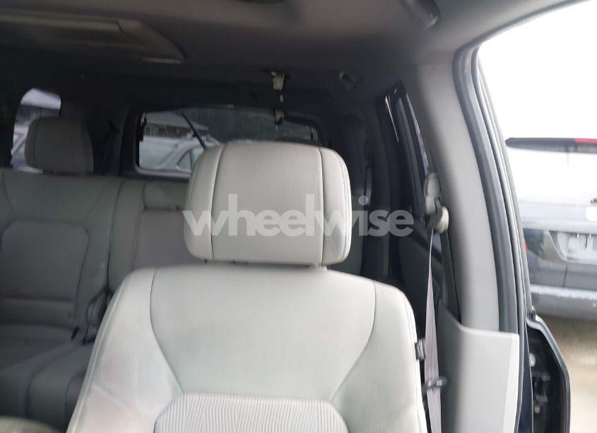 Photo 8 of 2015 Honda Pilot SE (VIN 5FNYF3H39FB010277)