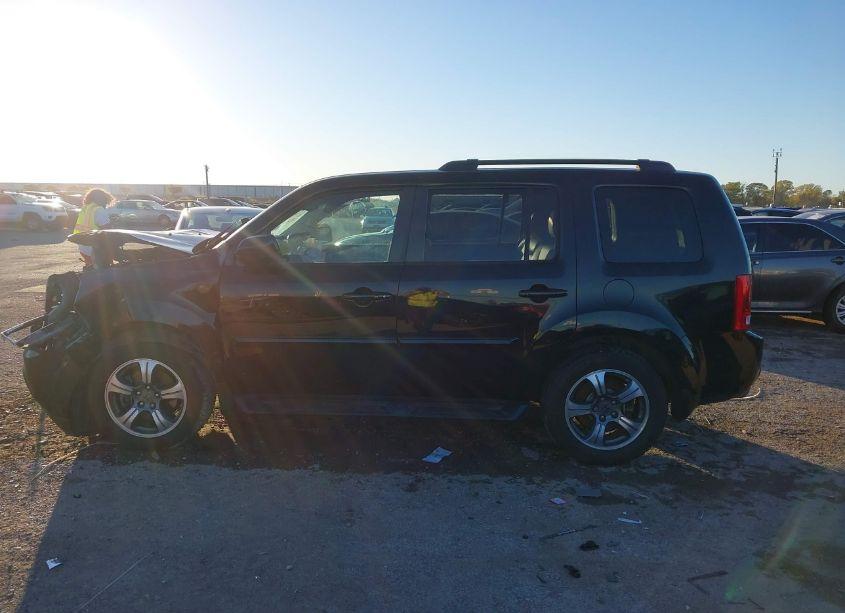 Photo 13 of 2015 Honda Pilot SE (VIN 5FNYF3H3XFB027153)