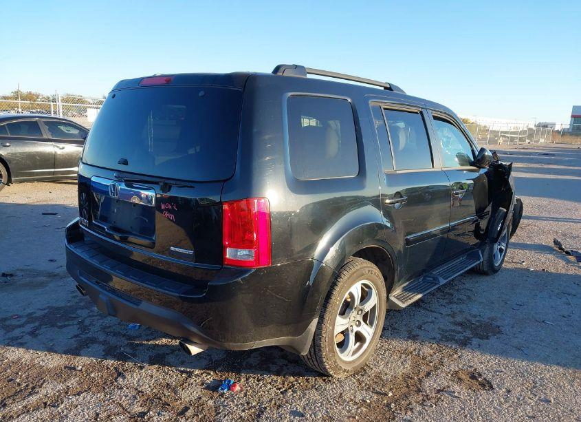 Photo 4 of 2015 Honda Pilot SE (VIN 5FNYF3H3XFB027153)