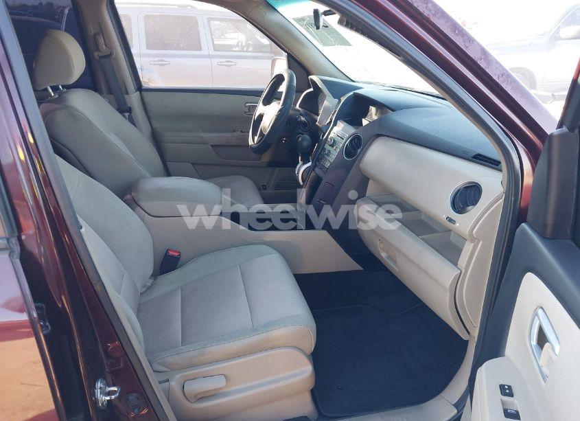 Photo 5 of 2010 Honda Pilot EX (VIN 5FNYF3H40AB013747)