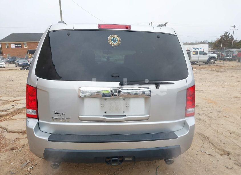 Photo 16 of 2011 Honda Pilot EX (VIN 5FNYF3H40BB017721)