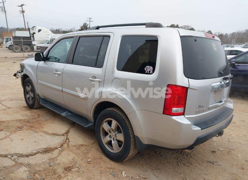 Photo 3 of 2011 Honda Pilot EX (VIN 5FNYF3H40BB017721)