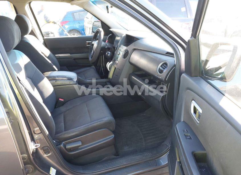 Photo 5 of 2011 Honda Pilot EX (VIN 5FNYF3H40BB050976)