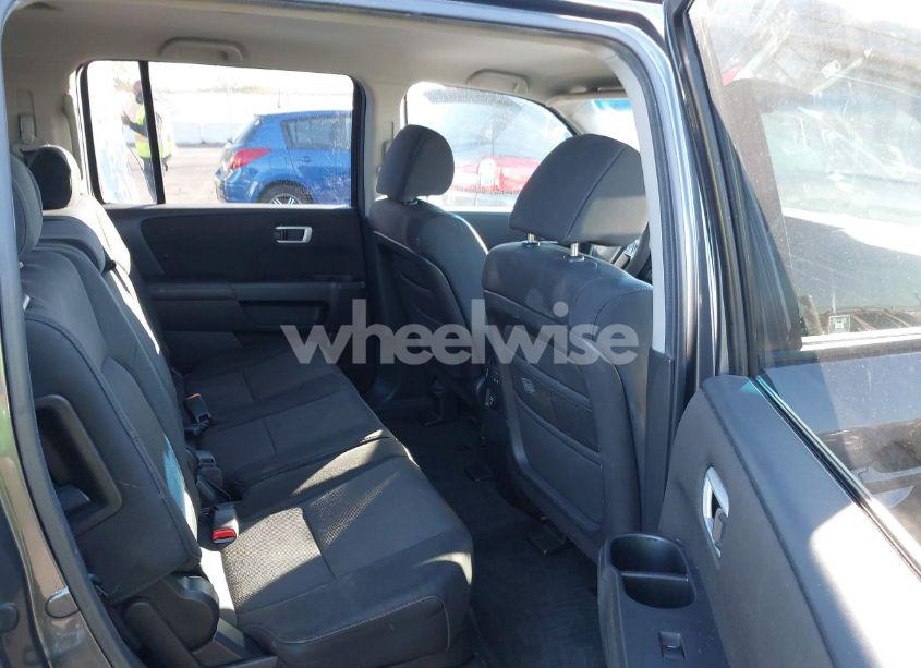 Photo 8 of 2011 Honda Pilot EX (VIN 5FNYF3H40BB050976)