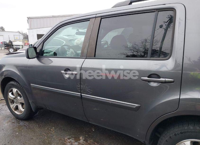 Photo 14 of 2014 Honda Pilot EX (VIN 5FNYF3H40EB026150)