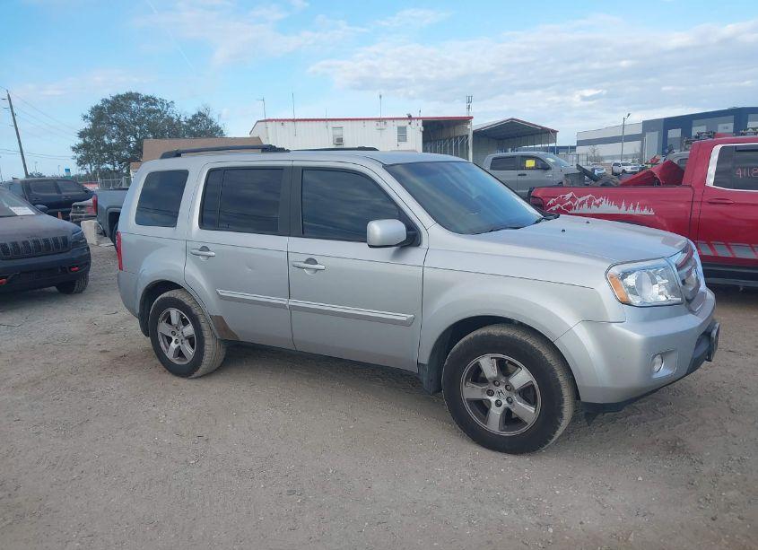 Photo 13 of 2011 Honda Pilot EX (VIN 5FNYF3H41BB025262)