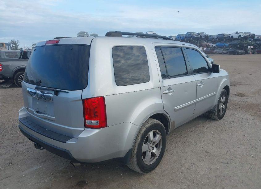 Photo 4 of 2011 Honda Pilot EX (VIN 5FNYF3H41BB025262)