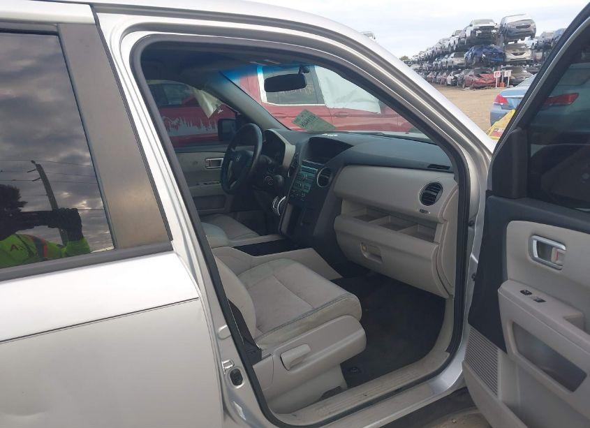 Photo 5 of 2011 Honda Pilot EX (VIN 5FNYF3H41BB025262)