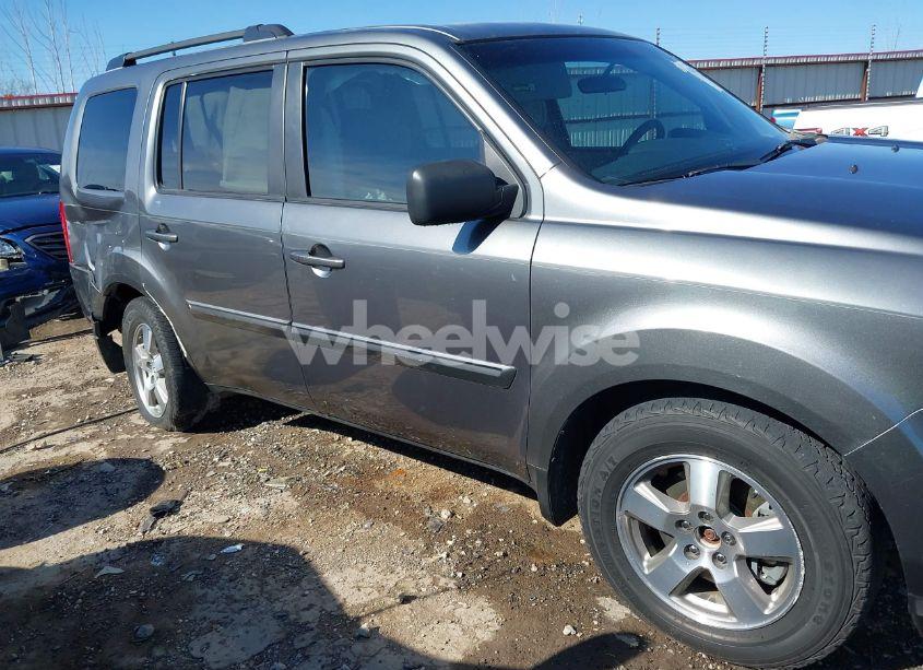 Photo 13 of 2011 Honda Pilot EX (VIN 5FNYF3H41BB044684)
