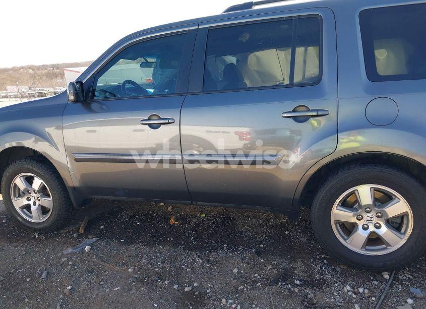 Photo 14 of 2011 Honda Pilot EX (VIN 5FNYF3H41BB044684)