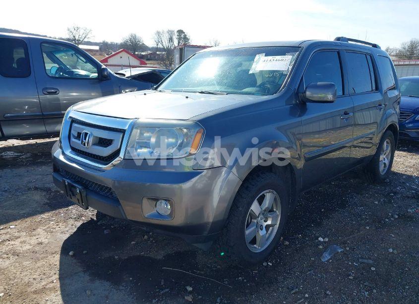 Photo 2 of 2011 Honda Pilot EX (VIN 5FNYF3H41BB044684)