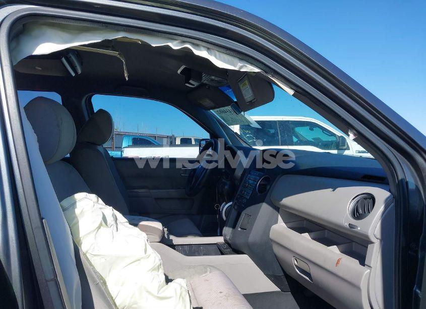 Photo 5 of 2011 Honda Pilot EX (VIN 5FNYF3H41BB044684)