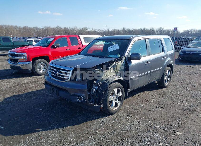 Photo 2 of 2015 Honda Pilot EX (VIN 5FNYF3H41FB030063)
