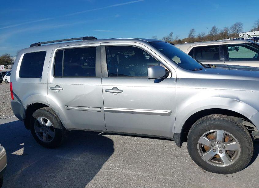 Photo 13 of 2011 Honda Pilot EX (VIN 5FNYF3H42BB003285)