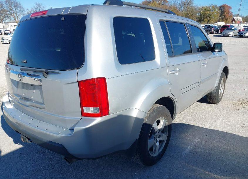 Photo 4 of 2011 Honda Pilot EX (VIN 5FNYF3H42BB003285)