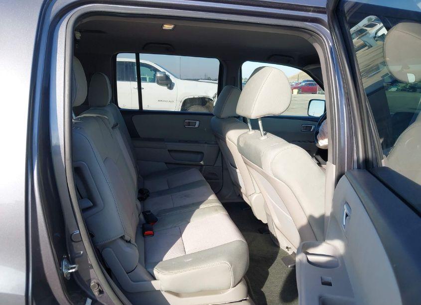 Photo 8 of 2015 Honda Pilot EX (VIN 5FNYF3H42FB003342)
