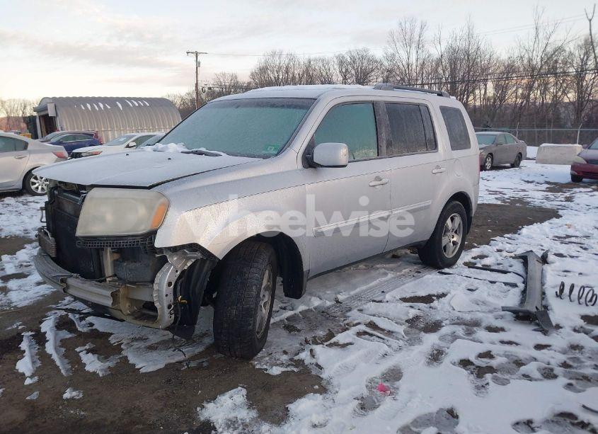 Photo 2 of 2011 Honda Pilot EX (VIN 5FNYF3H44BB047689)