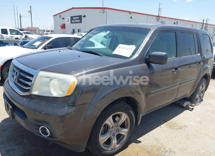 Photo 2 of 2012 Honda Pilot EX (VIN 5FNYF3H44CB011986)