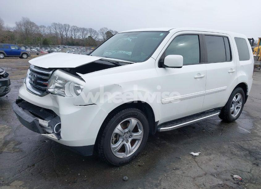 Photo 2 of 2014 Honda Pilot EX (VIN 5FNYF3H44EB020433)